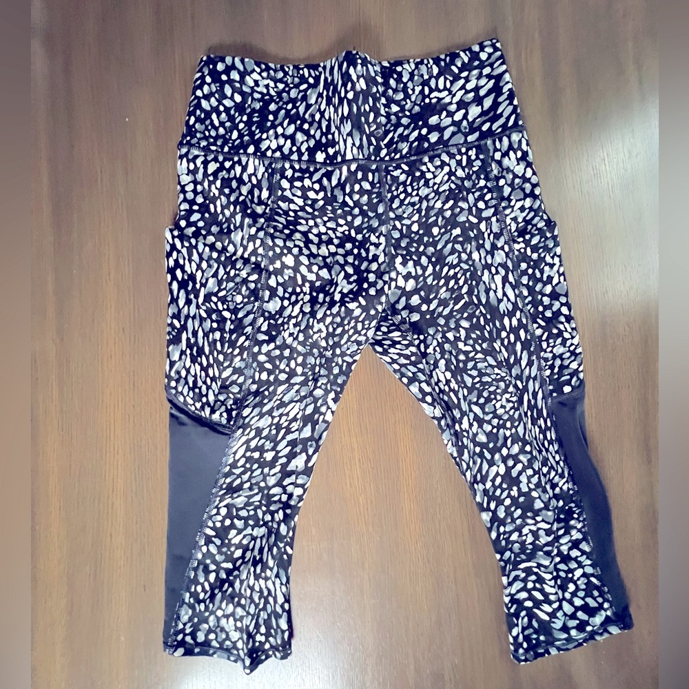 Athleta Salutation Stash Pocket Capri